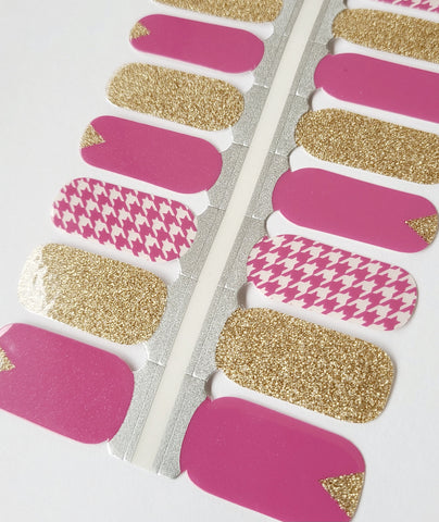 Image of Golden Houndstooth Nail Wraps