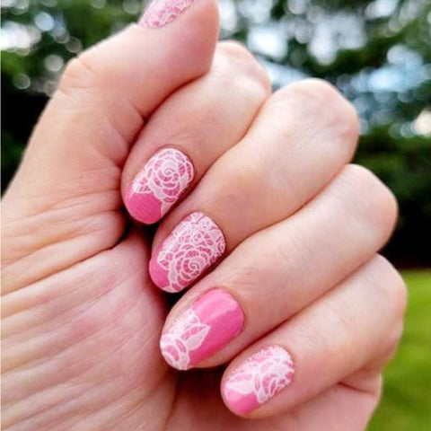 Image of Coming Up Roses Nail Wraps