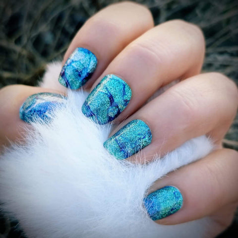Image of Shimmering Waves Nail Wraps