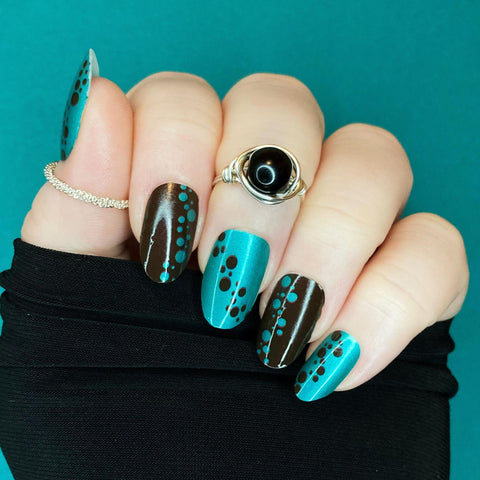 Image of Dotted Lines - Karma Exclusive Nail Wraps