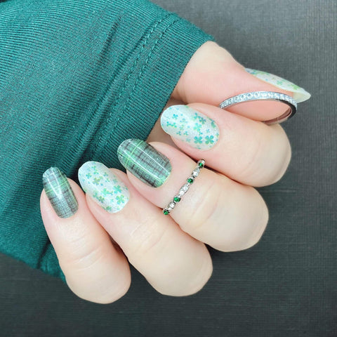 Image of Clovers & Plaid Nail Wraps